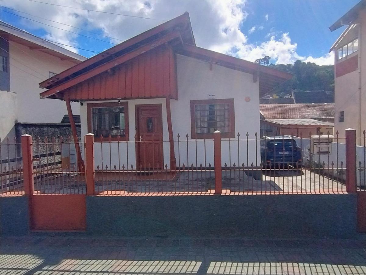 casa charme e praticidade - B&B Campos do Jordão