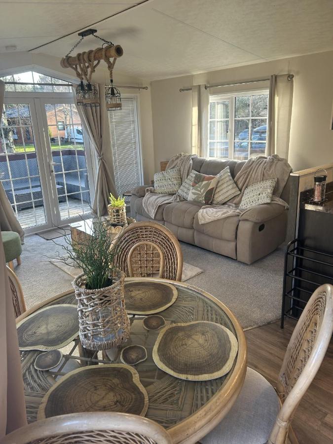 Olive Tree Lodge - B&B West Thirston