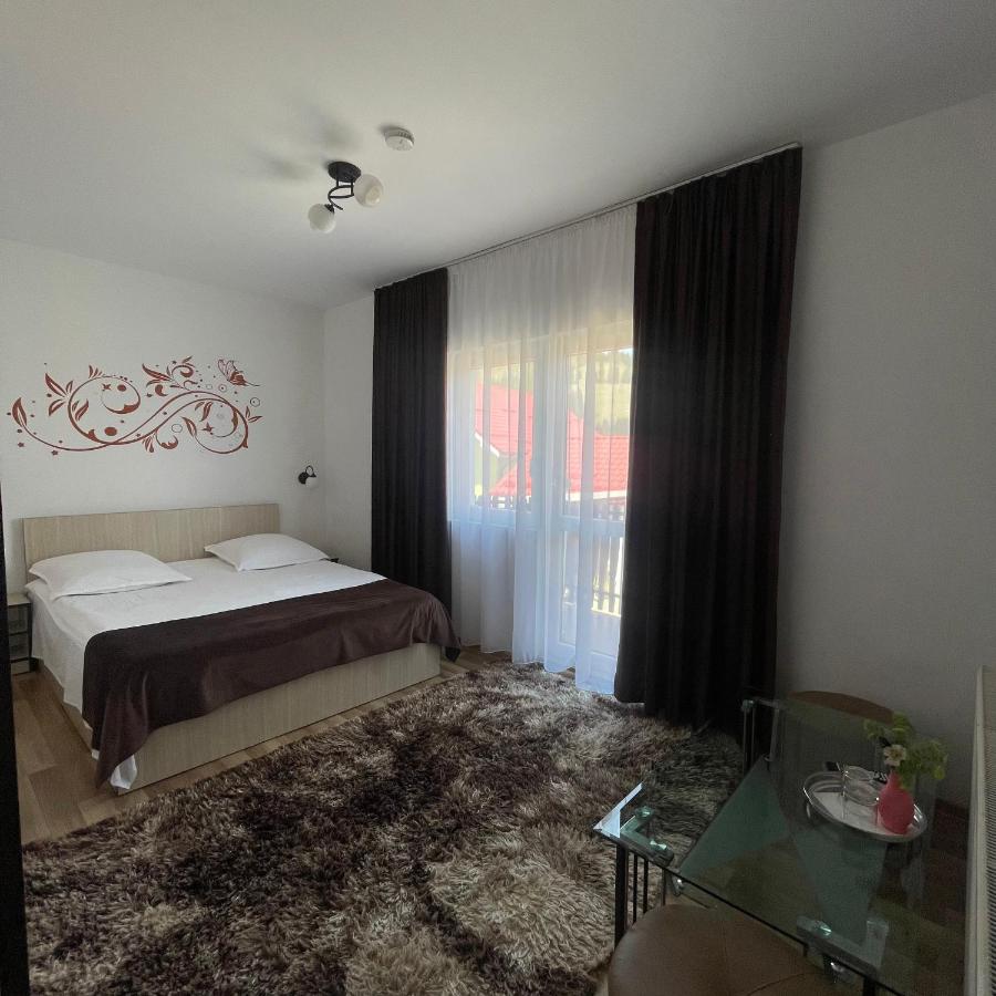 Estudio con sofá cama