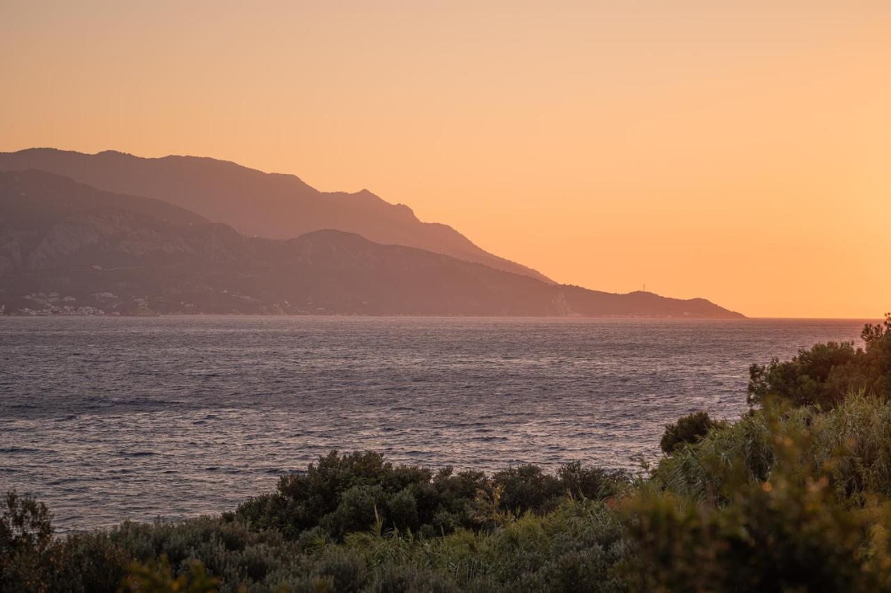 Villa Actaea by Hostly - B&B Samos