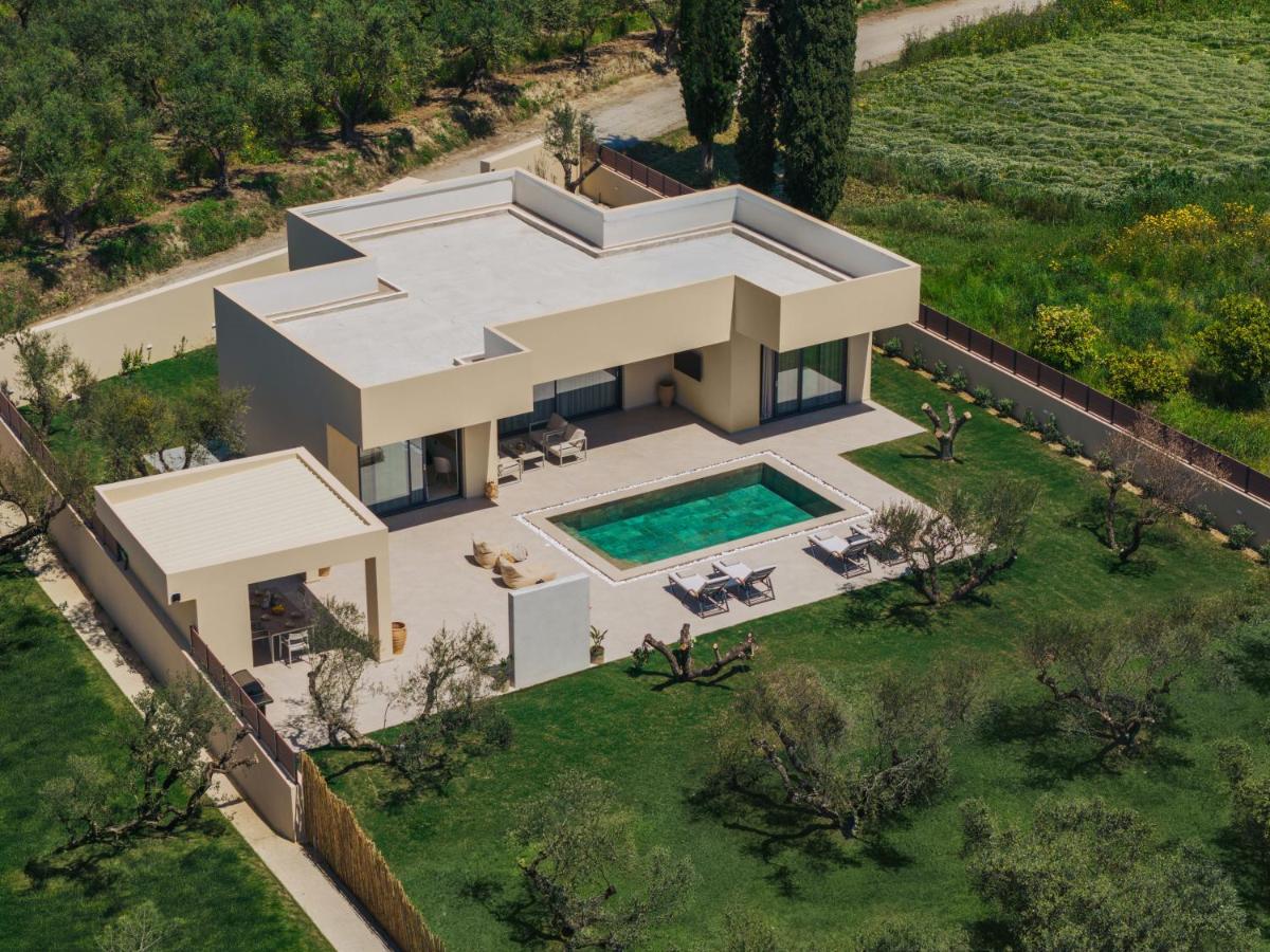 Acantha Villa, a Green Escape with Heated Pool, By ThinkVilla - B&B Vanato