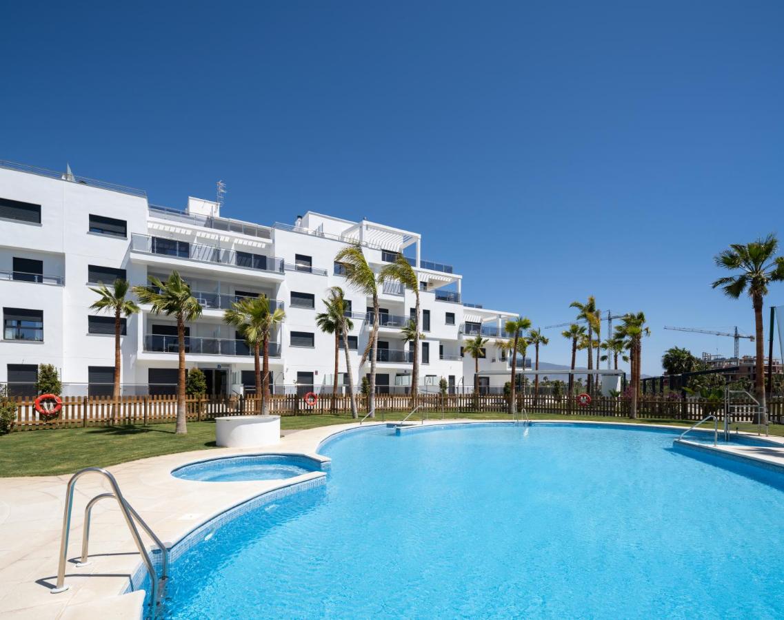 LM APARTAMENTOS AGUACATE Beach 2 - B&B Motril