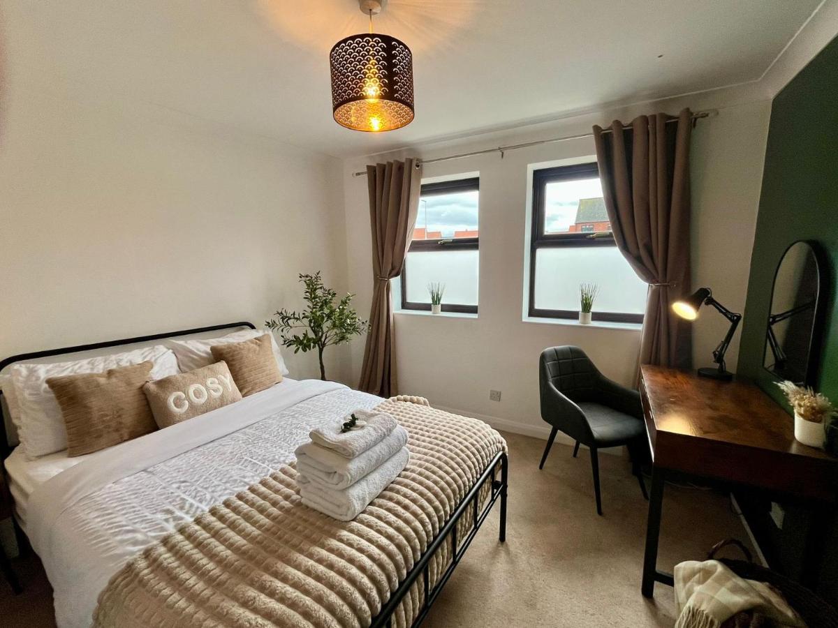 Hull Old Town 2-Bed Apartment FREE Parking & WiFi - Bed and Breakfast Kingston upon Hull