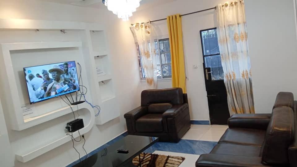 Sky Blue Guest House - Buea - B&B Buea