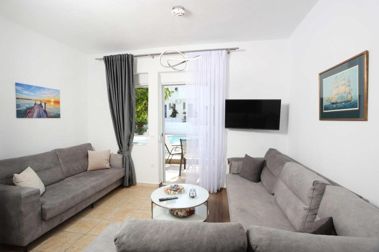 Aether Green Modern Villa - B&B Siviri