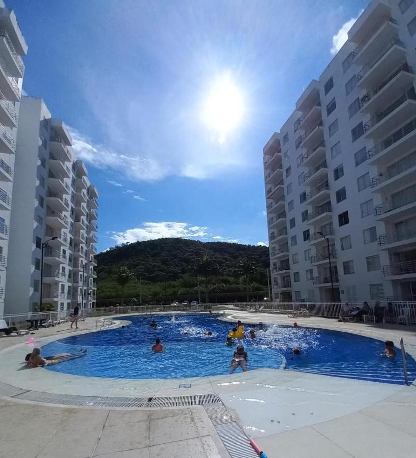 Apartamento Agualina Orange con vista a la piscina - B&B Girardot City