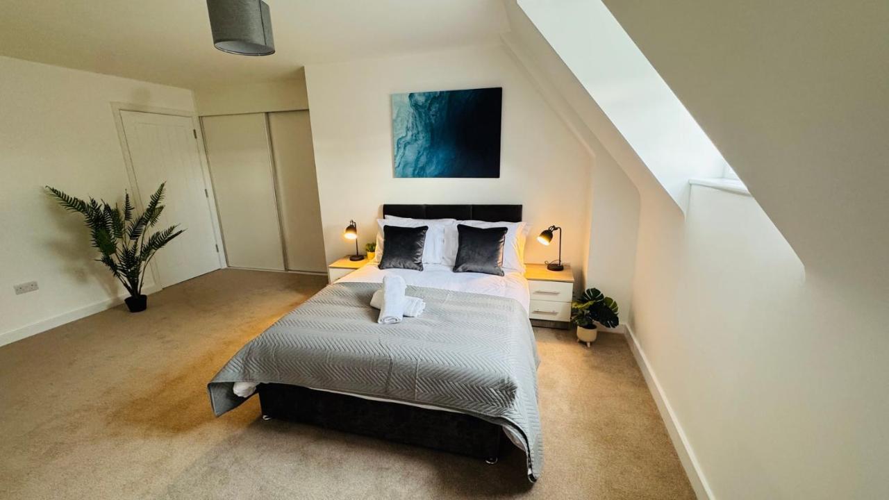 Central Old Town Base 1 & 2BR Apartments - Chambres d'hôtes Swindon