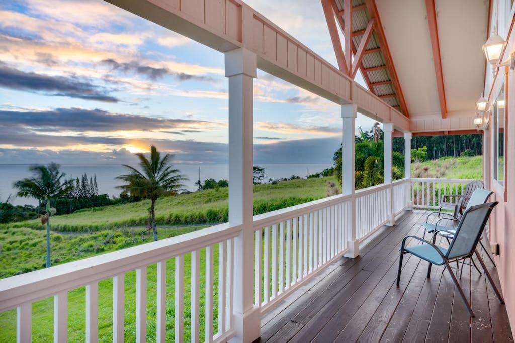 Big Island Getaway, Ocean View Paradise - B&B Nīnole