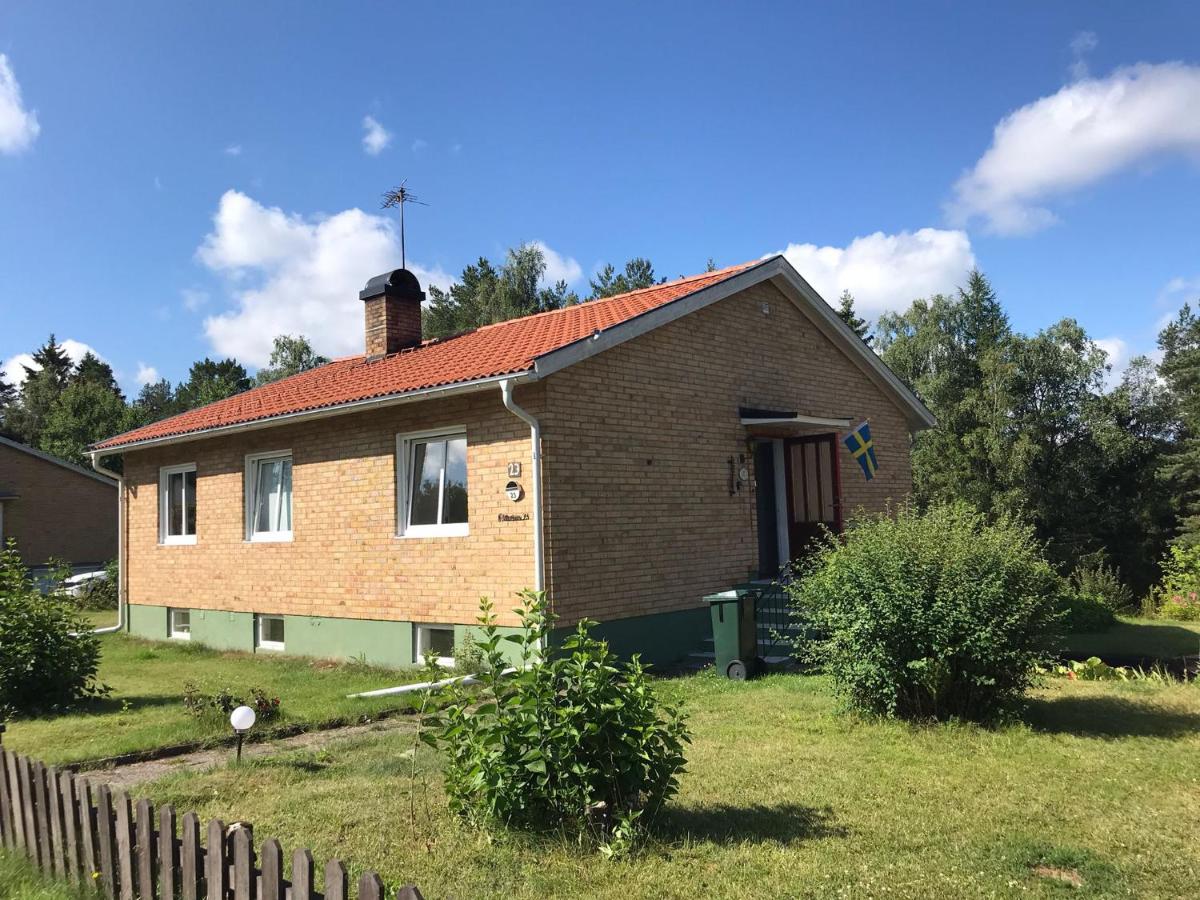 Cozy Smalandcottage Alsterfors 23 - towels, bed linen and toiletries provided - - Chambres d'hôtes Alsterfors