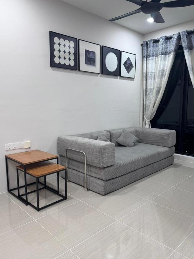 Mizu Homestay - SK One Garden Residence B-10 - Ferienwohnung Bintulu