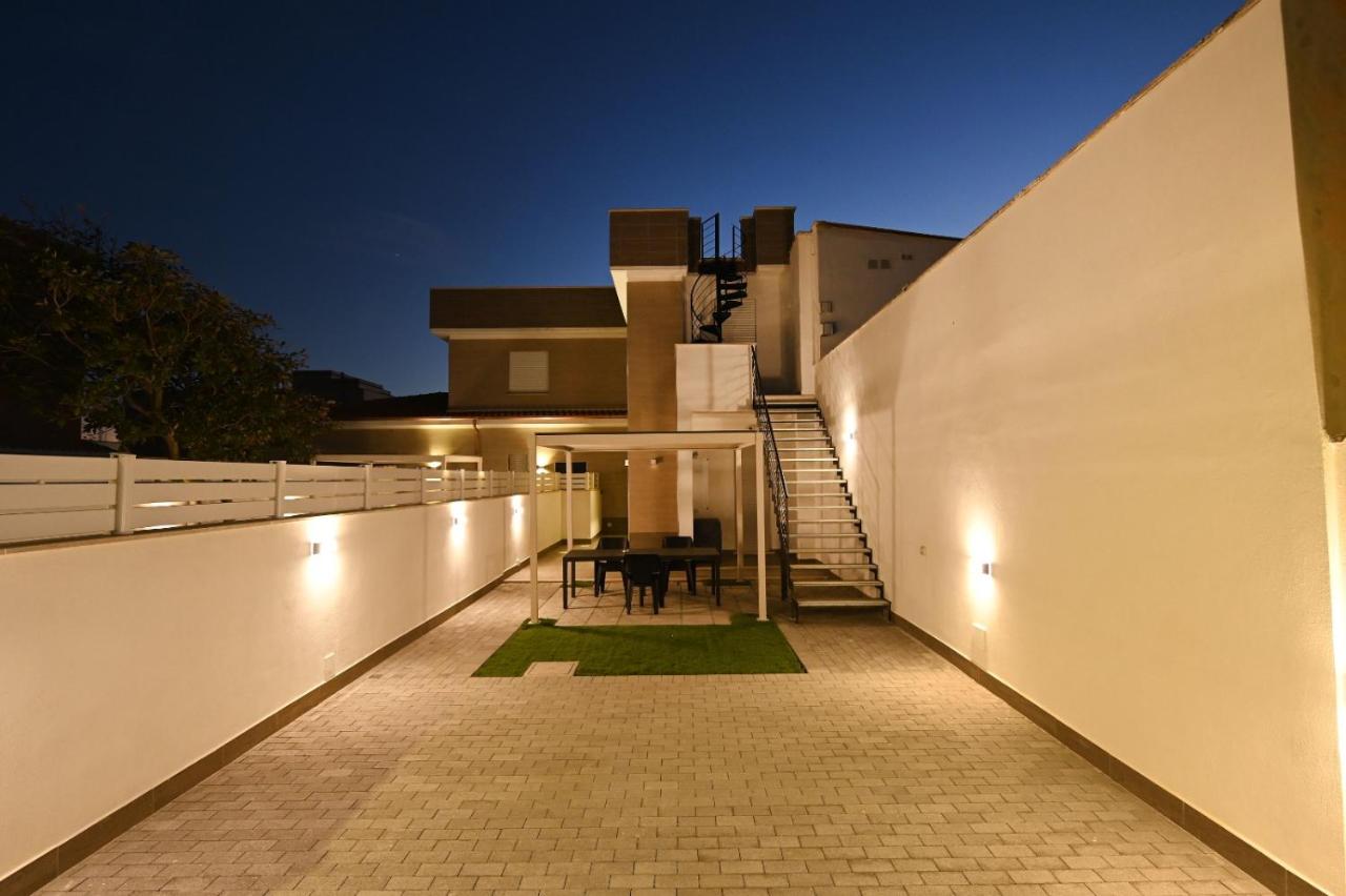 casa vacanze GRECALE APARTMENT LEONARDO AIRPORT - Chambres d'hôtes Fiumicino