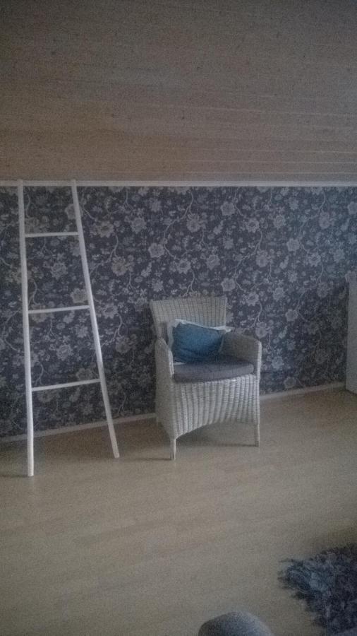 Nostalgic 2 BR apartment near the center, free parking - Chambres d'hôtes Oulu