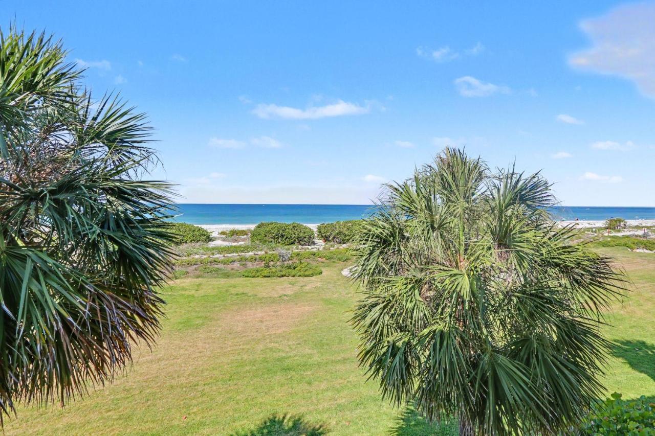 Land's End 8-303 Beach Front - Bed and Breakfast St. Pete Beach