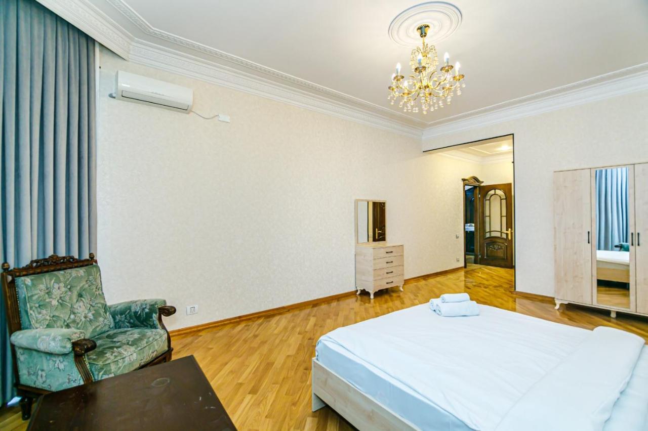 NELL House - Bed and Breakfast Bakoe