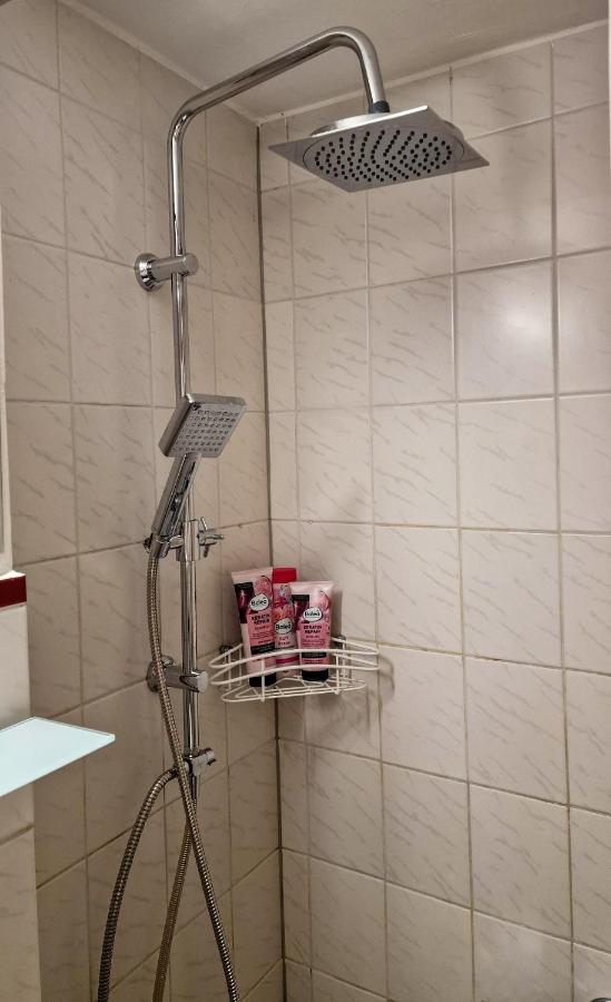 Modern & centrally located apartment in Aachen - Bed and Breakfast Aken