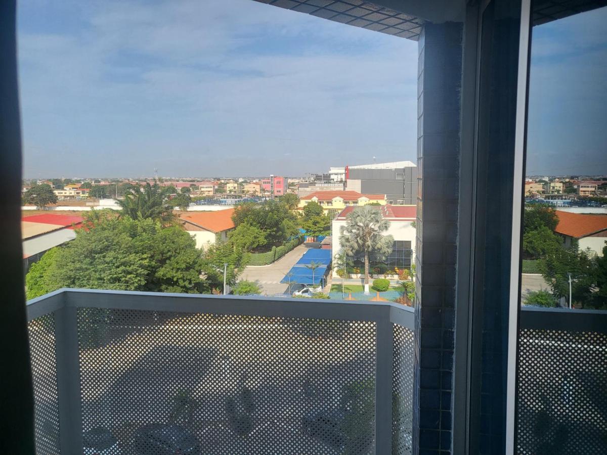 Mix Center T 0 M 26 Piso C - Chambres d'hôtes Luanda