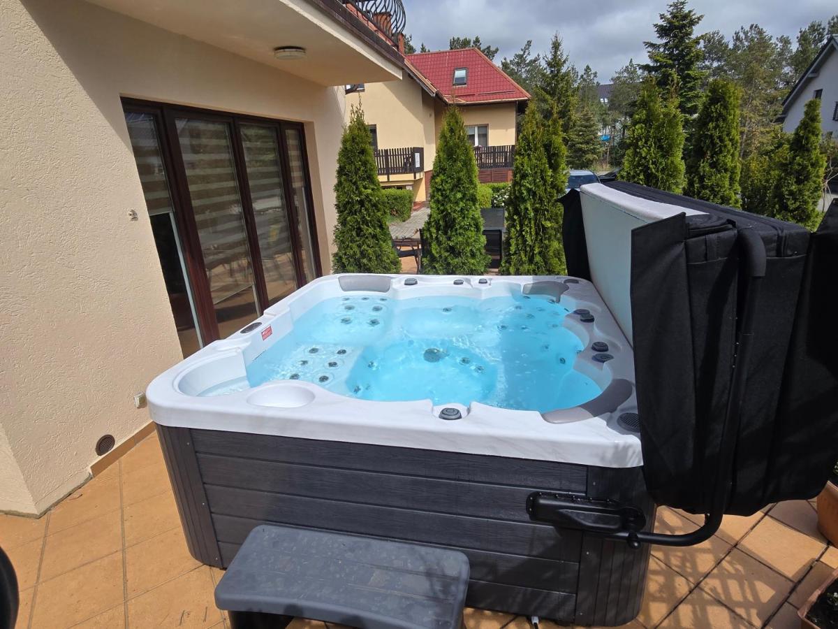 Family Villa with jacuzzi Gdańsk - B&B Kowale