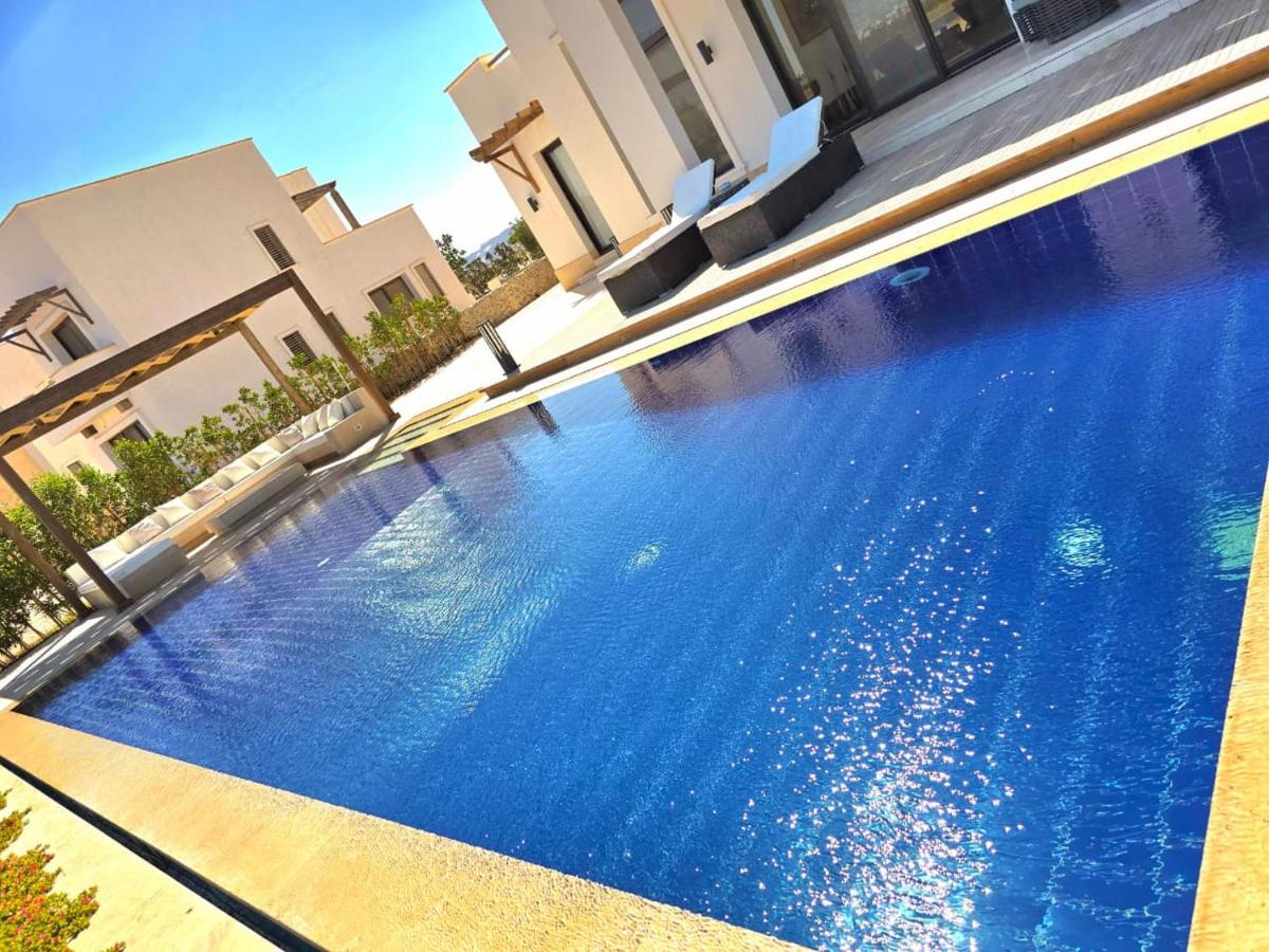 Stunning Villa with breathtaking golf & lake view - B&B Hurghada