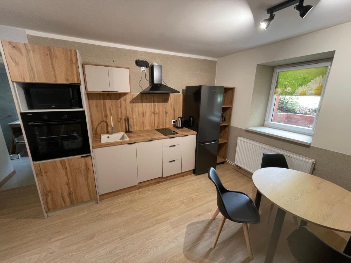 Przystanek Karpacz - Apartament Monachium w suterenie - B&B Karpacz