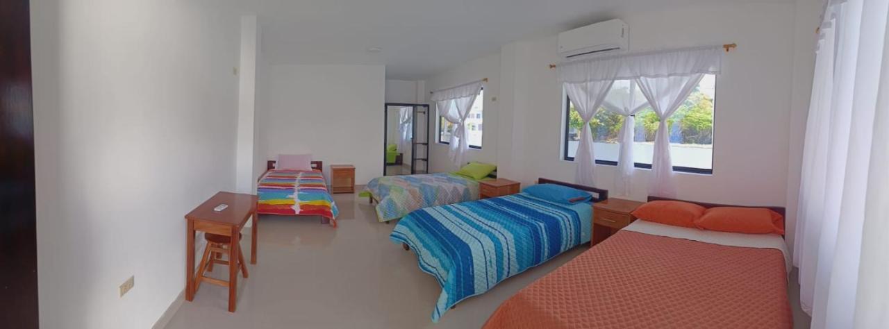 Iguana Marina House - B&B Puerto Villamil