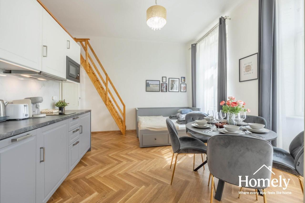 3 BR Apartment in Old Town - Prague 1 - Self Check-in - B&B Praga