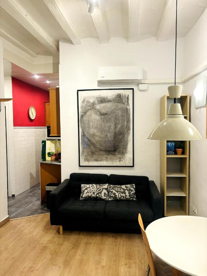 Charming Stay in Barcelona Near Las Ramblas - Ferienwohnung Barcelona