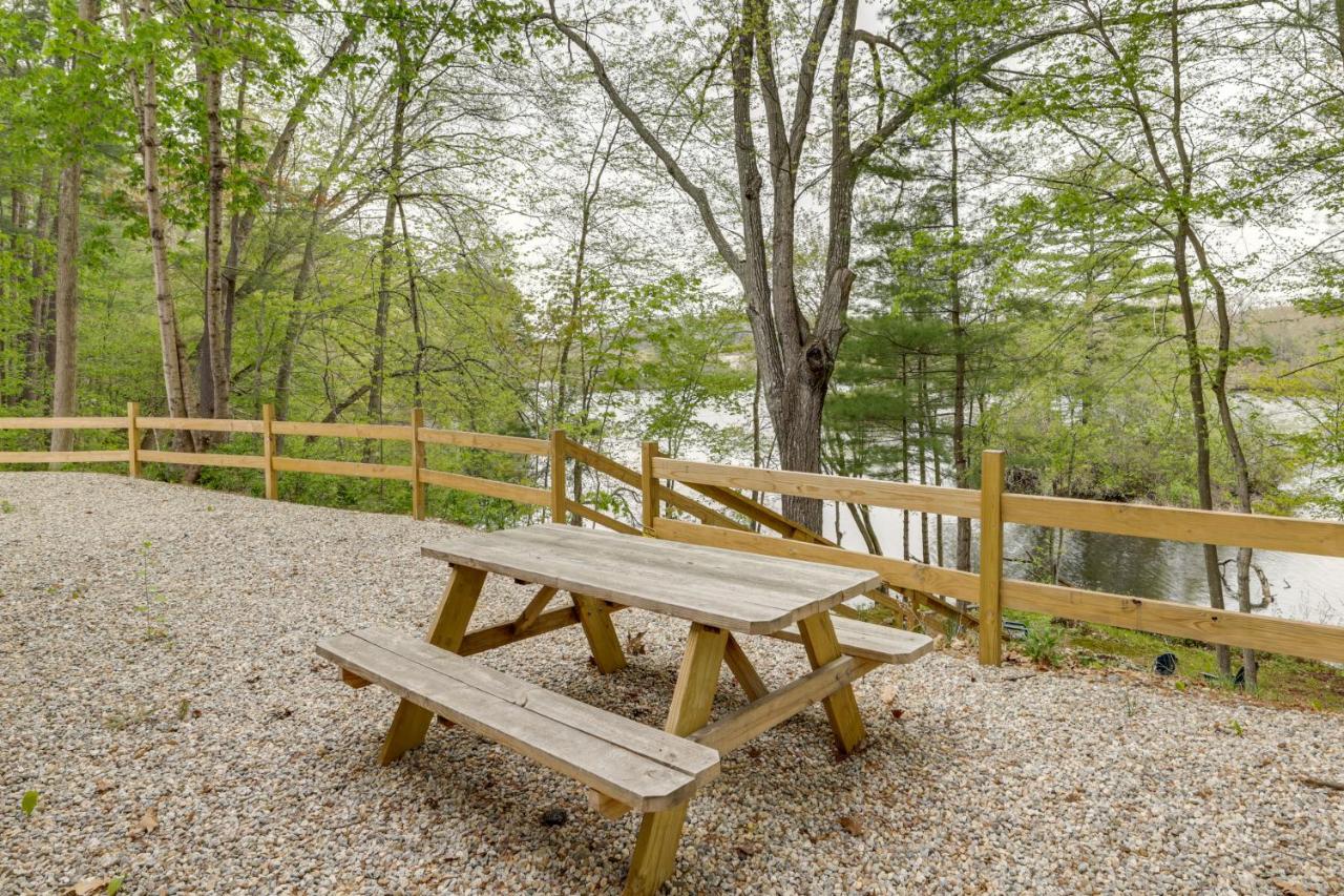 < 3 Mi to UConn: Peaceful Home on Pine lake - B&B Coventry
