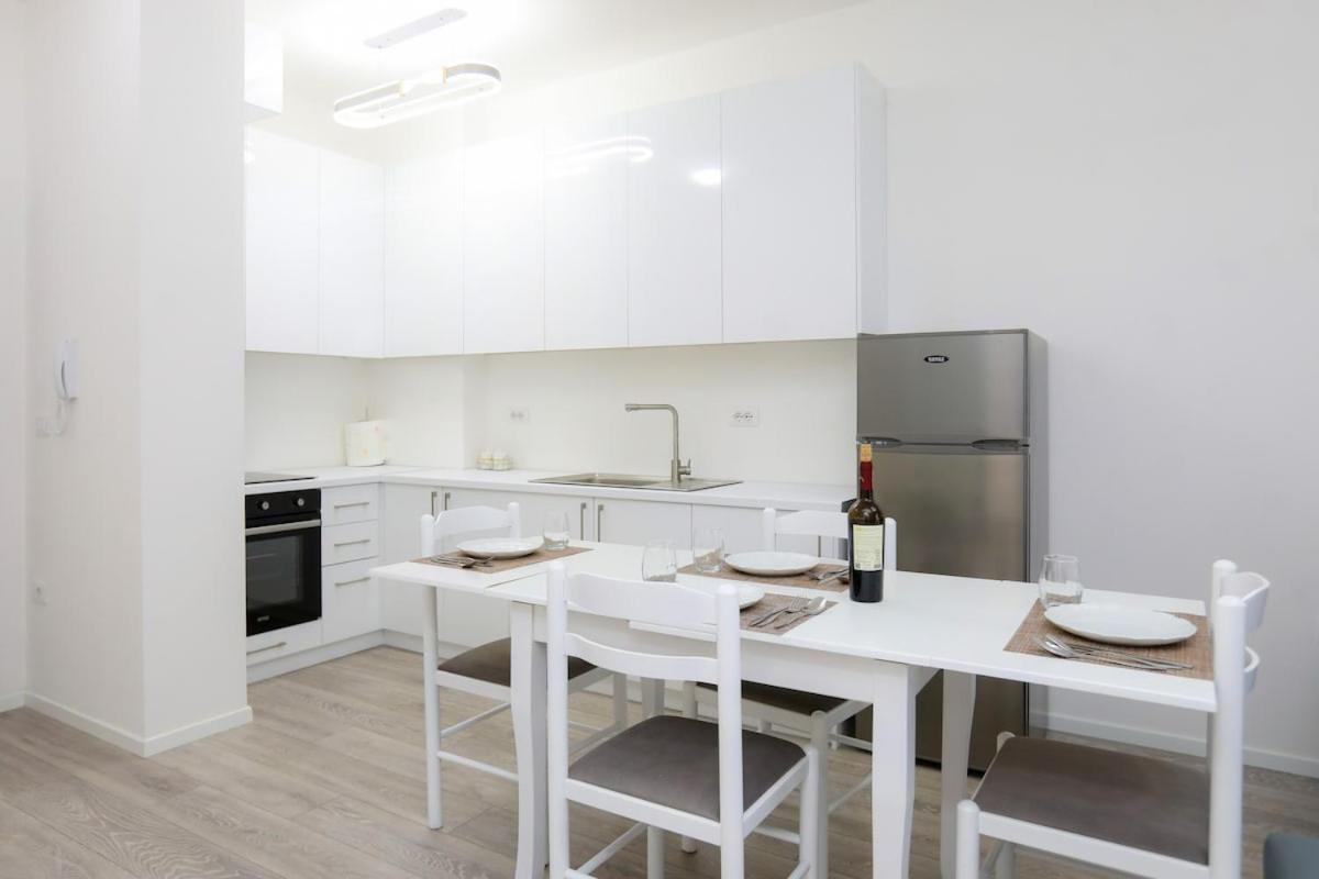 Apartment Thomas - Ferienwohnung Vlora