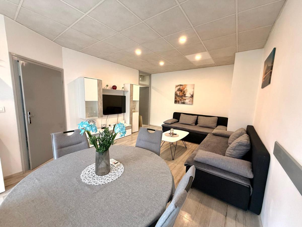 Hugo s home, apartman blizu bazena i bolnice - Ferienwohnung Krapinske Toplice