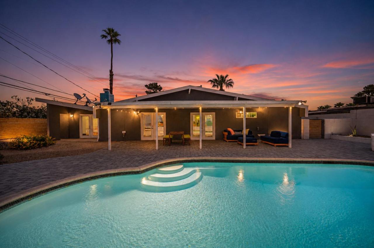 Paradise Palms - a Pool Oasis near STRIP - B&B Las Vegas