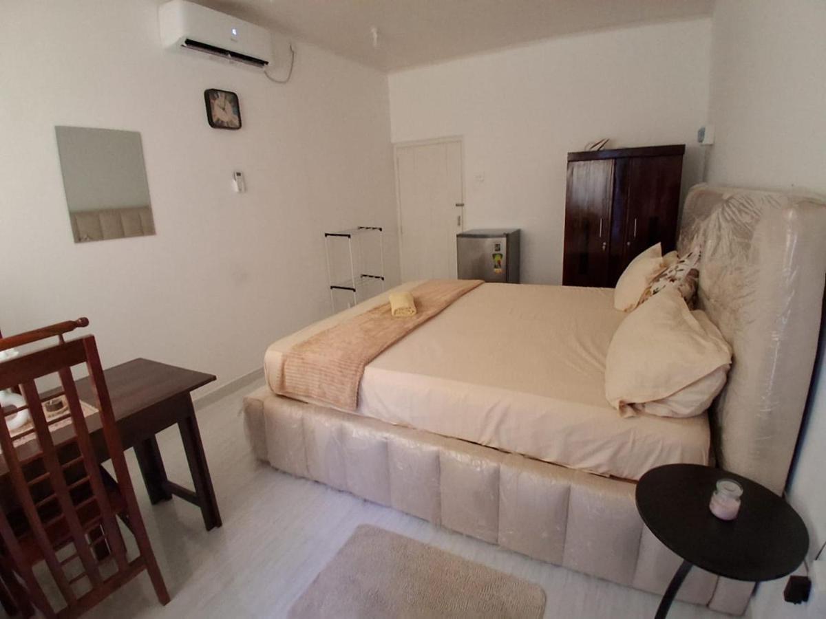 Aurora One-Room House - Bed and Breakfast Ahangama