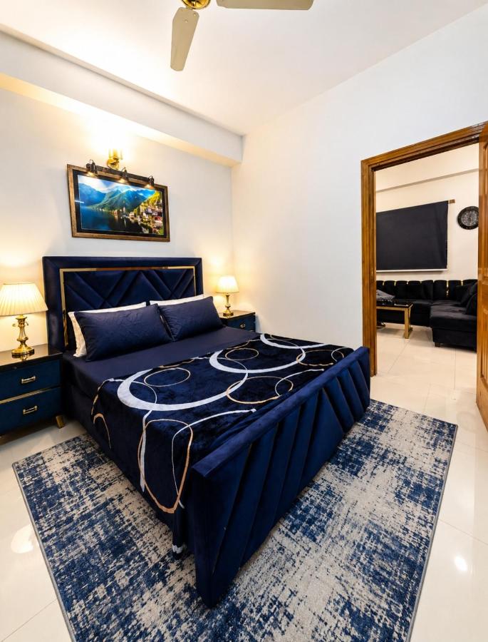 Premium 2-bed Apartment in Islamabad self check-in, Netflix, Ac, Free Parking-E11 - Chambres d'hôtes Islamabad