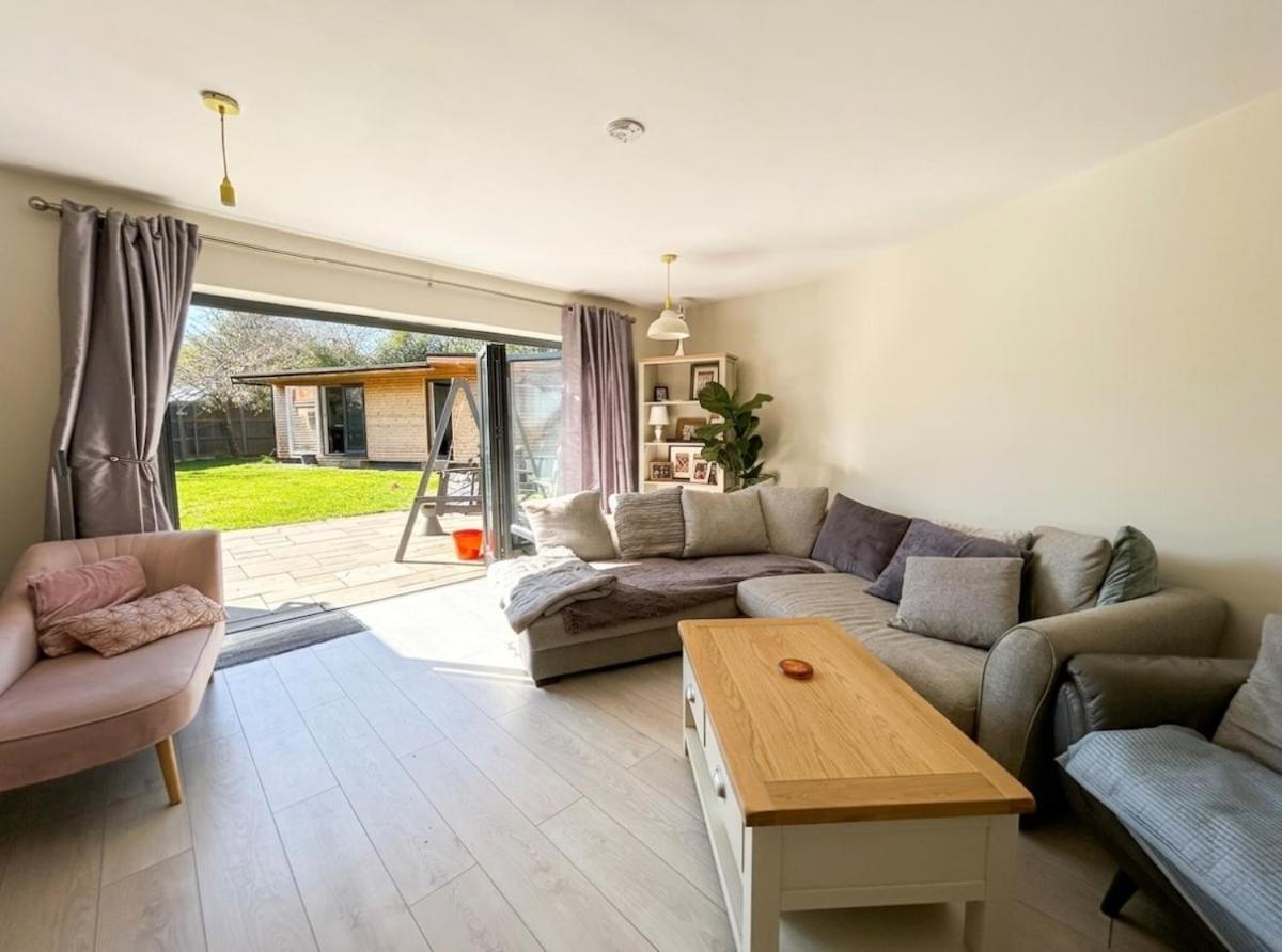 Stay, Sip & Smile, Your Happy Escape - B&B Sidcup