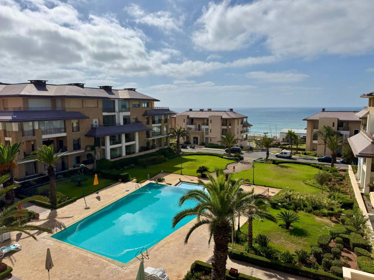 Appartement face a la plage résidence privé - B&B Bouknadel