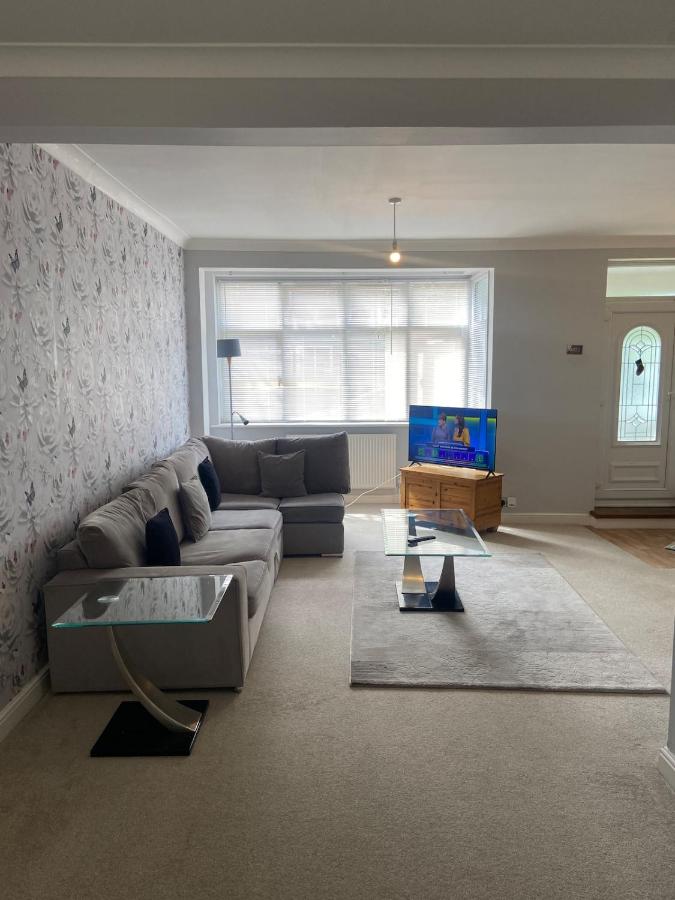 3 bed house Winchster Road Chingford sleep 5 people 3 beds - Chambres d'hôtes Woodford