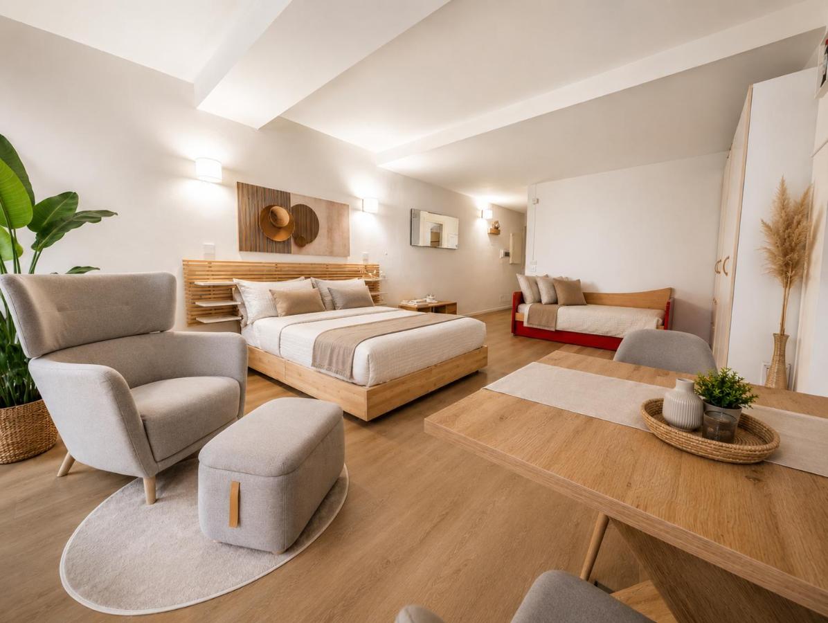 TIMELESS HOME Deluxe Cinema Suite - Ferienwohnung Parma