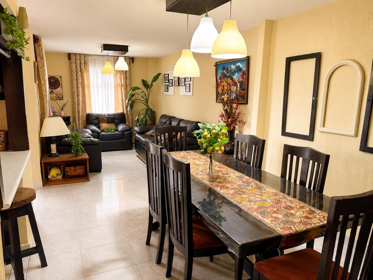 Casa amplia y acogedora en Amatitlán con Parqueo y seguridad - B&B Amatitlán