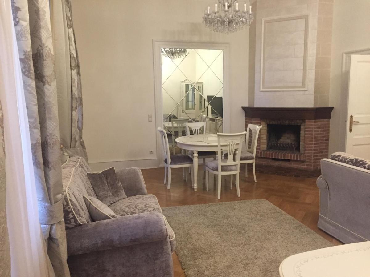 Apartment mit Balkon