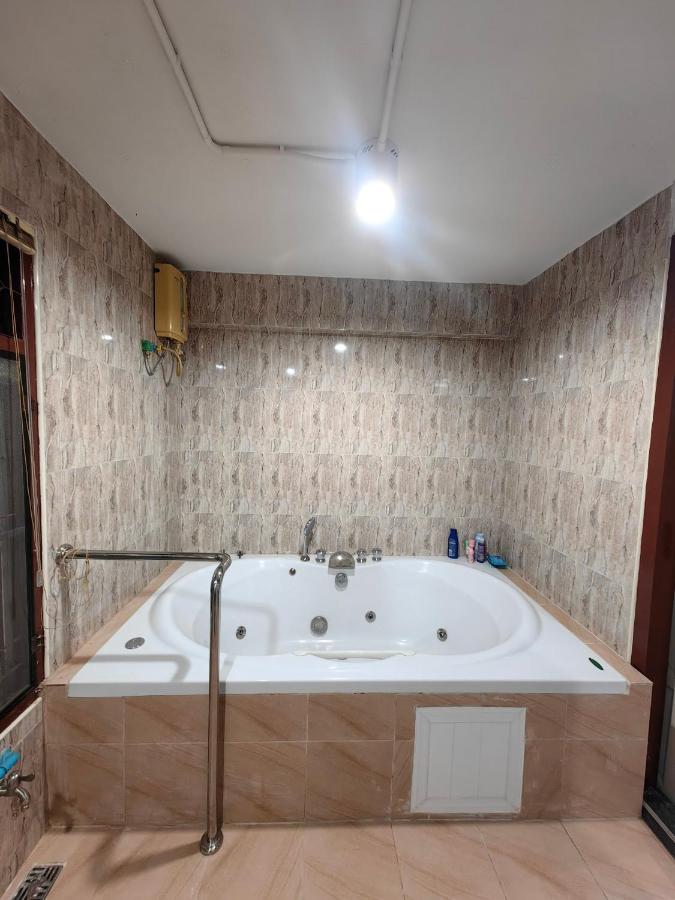 Family-Friendly Home - B&B Bangkok