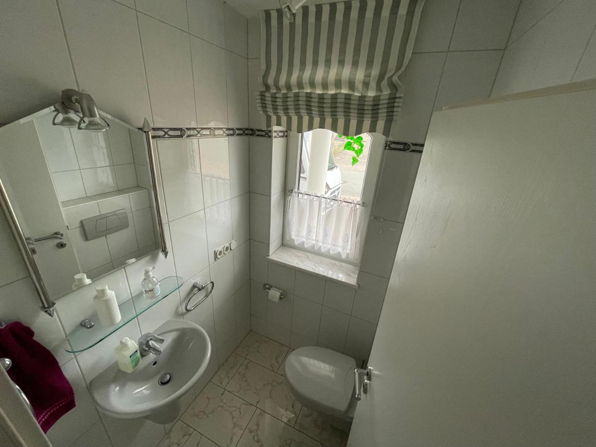 Camera Matrimoniale con Bagno in Comune 