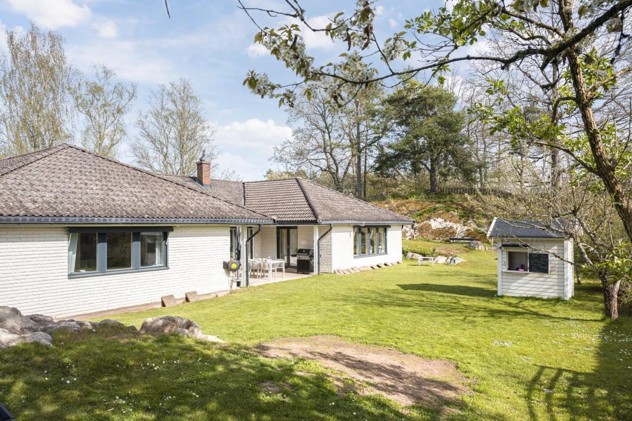 Villa med privat läge nära Elmia - Ferienwohnung Huskvarna