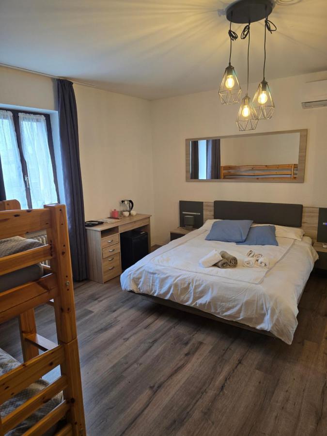 Vierpersoonskamer met Eigen Badkamer