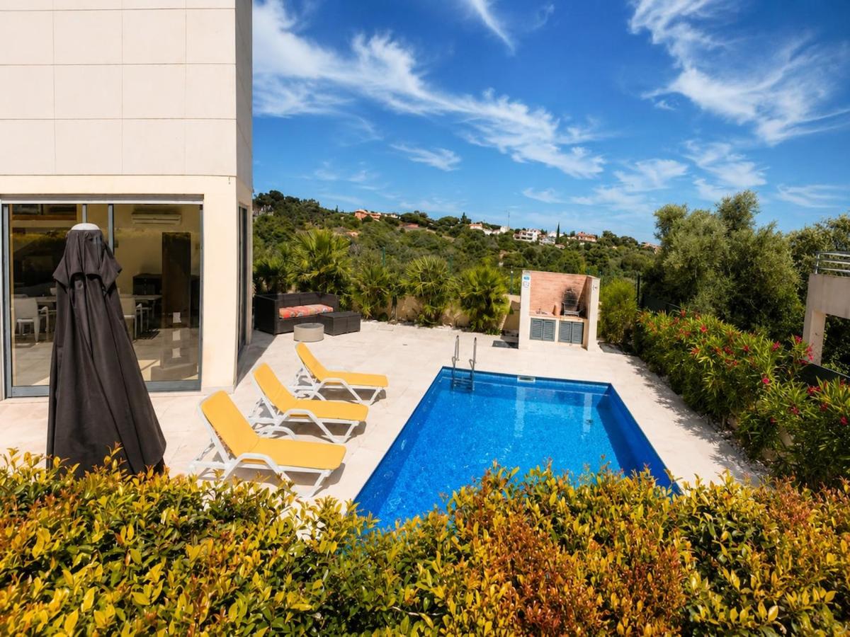 LINDA Oura Beach 4BR Villa 10 New for rent! - B&B Albufeira