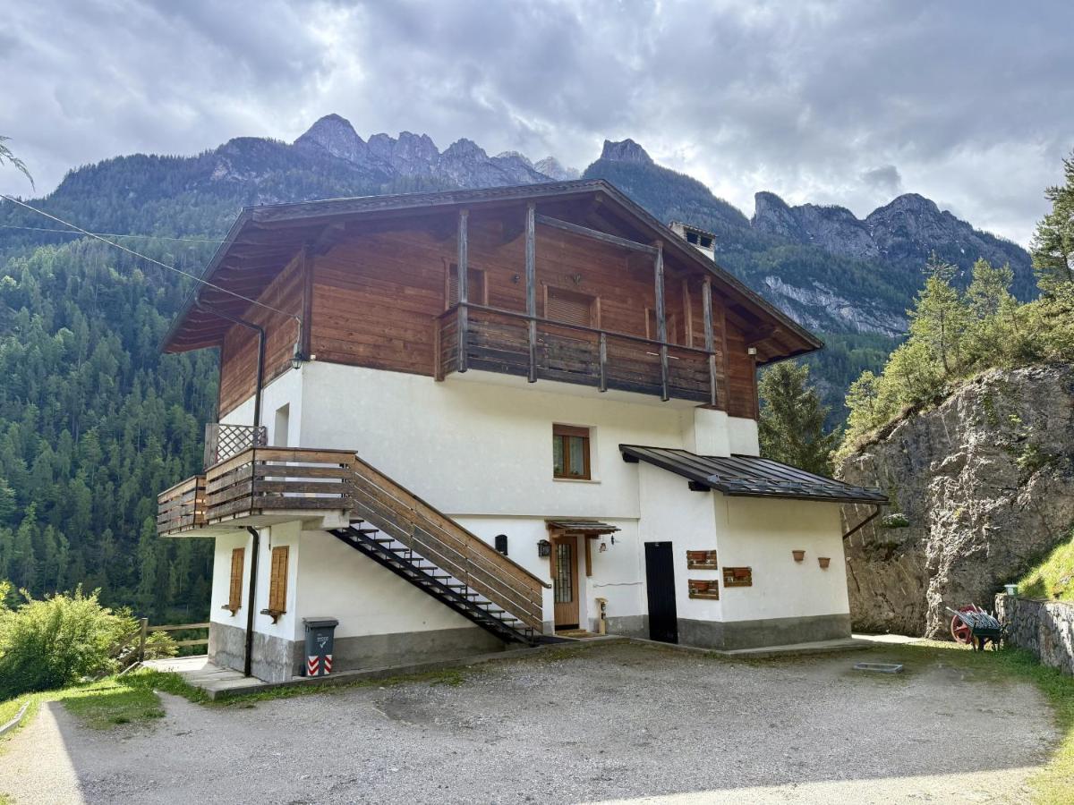Dolomites Red Heart Lake View - B&B Masarè