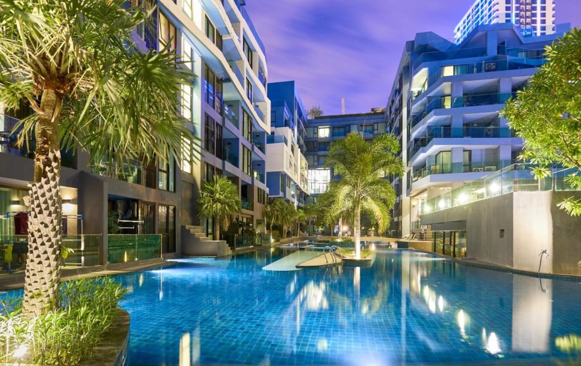 Family apartment - Rooftop pool - On the beach - B&B Jomtien Beach