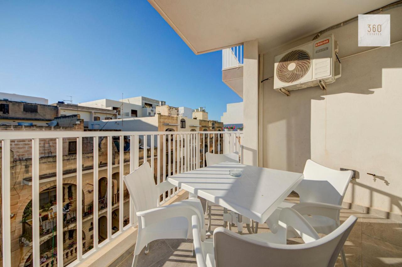 Charming Gozo Escape with Balcony AC and Fast WiFi - Ferienwohnung Marsalforn