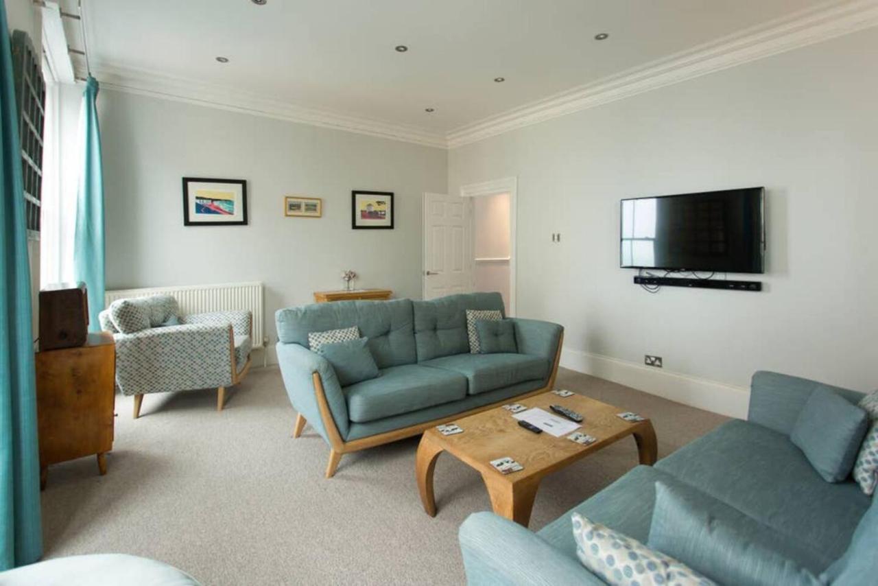 Seaside Retreat in North Bay - with parking - Ferienwohnung Scarborough