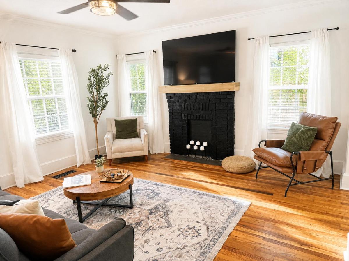 Camellia: Historic Summerville, Medical District - Bed and Breakfast Augusta
