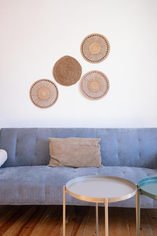 Riverfront Elegance 41BR Spacious Retreat - Ferienwohnung Lissabon