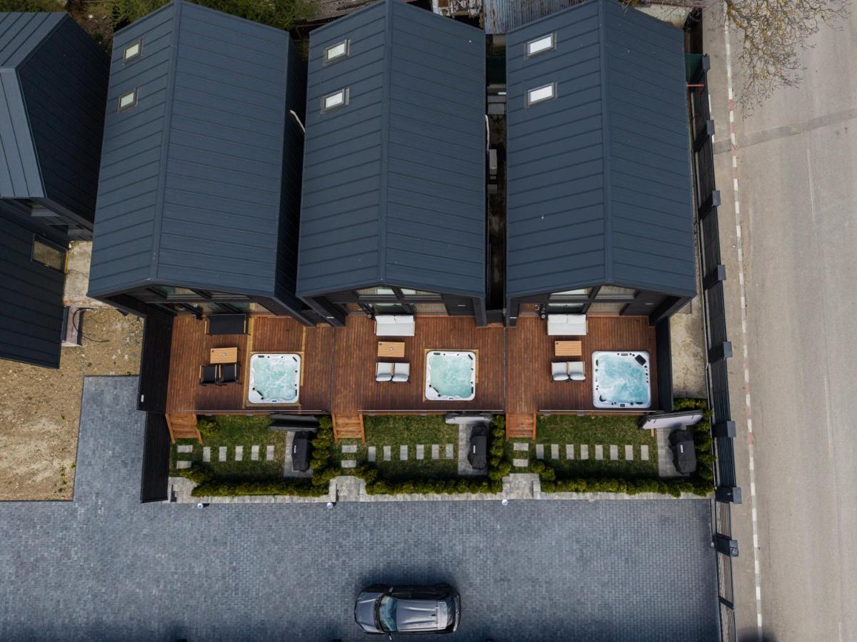 Sky Nest Chalets - Chambres d'hôtes Buşteni